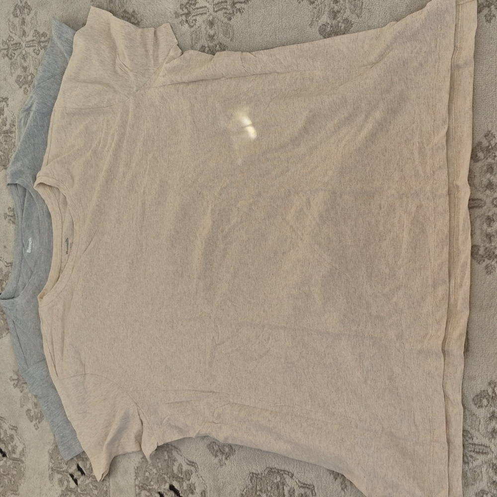 XL: 2 Bench Grey and Beige T-Shirts